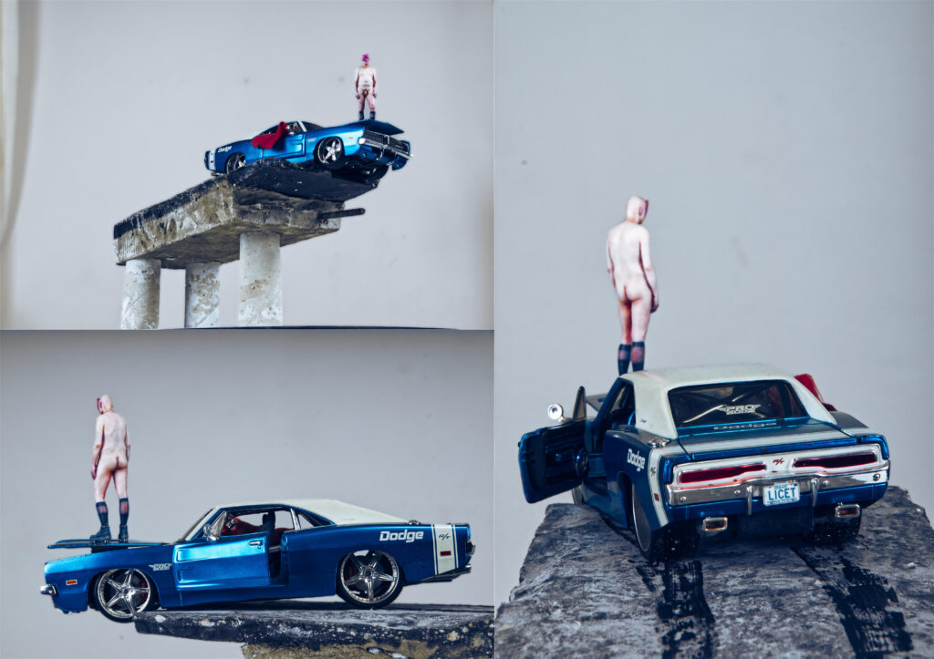The last Superhero | Objekt 2025; 2025; 24 x 46 x 14 cm, 3D-Druck von Rotorscan (Epoxidharz), Beton, Modellauto, Baumwollstoff